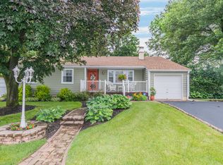22 Winthrop Rd, Somerset, NJ 08873