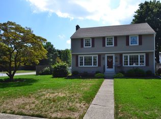 97 Pinecrest Dr, Rochester, NY 14617