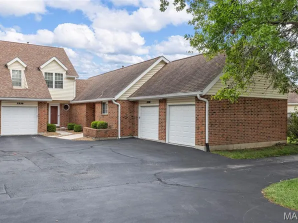 2228 Riverwood Trails Dr, Florissant, MO 63031