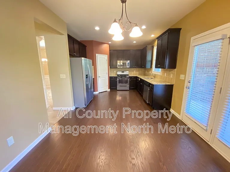 5060 Glencliff Dr — Photo 4