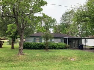 1303 W Lang St, Alvin, TX 77511