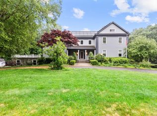 342 Cedarwood Dr, Orange, CT 06477