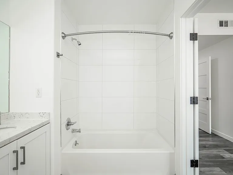 2701 James M Wood Blvd #308 — Photo 11