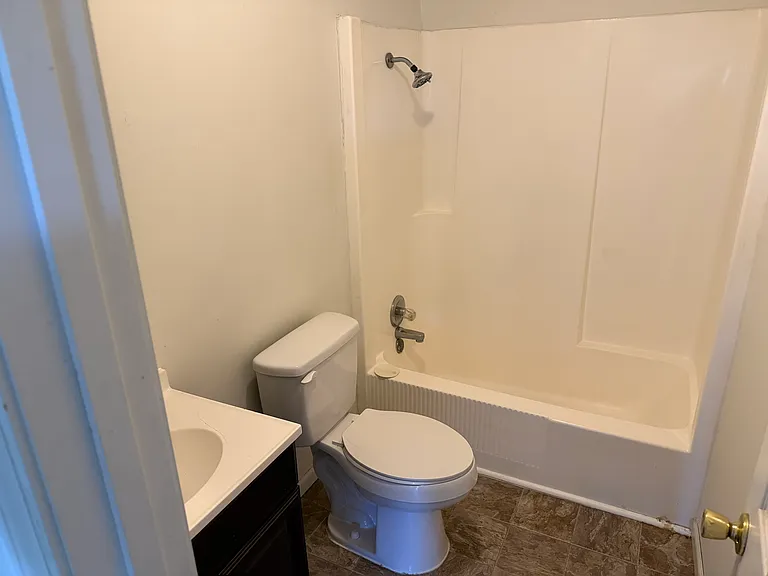 320 Summer St #4 — Photo 4