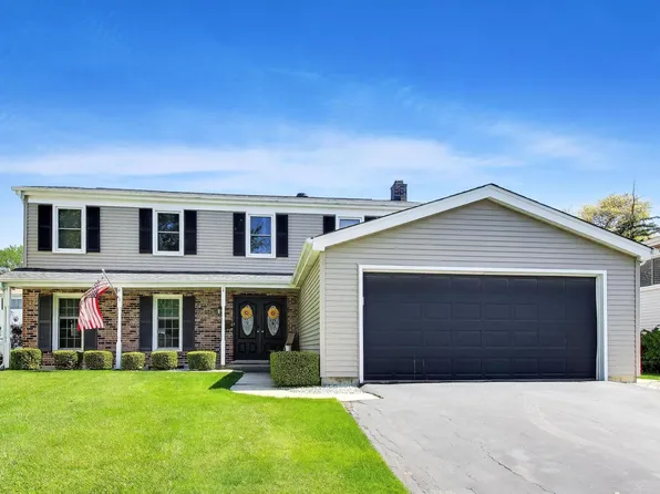 401 Collen Dr, Lombard, IL 60148