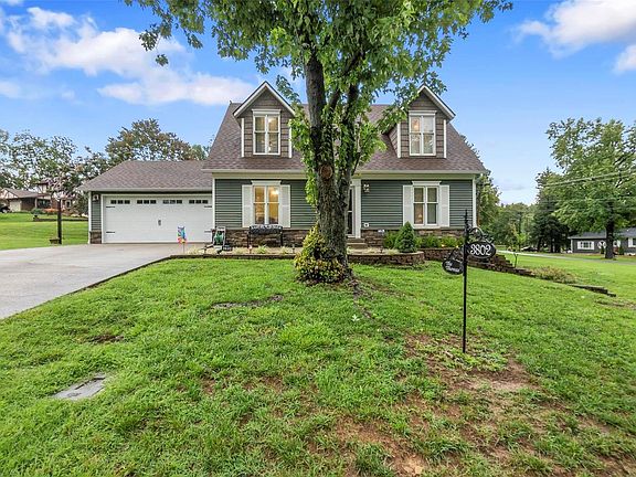2nd image of 3802 Valley View Ln