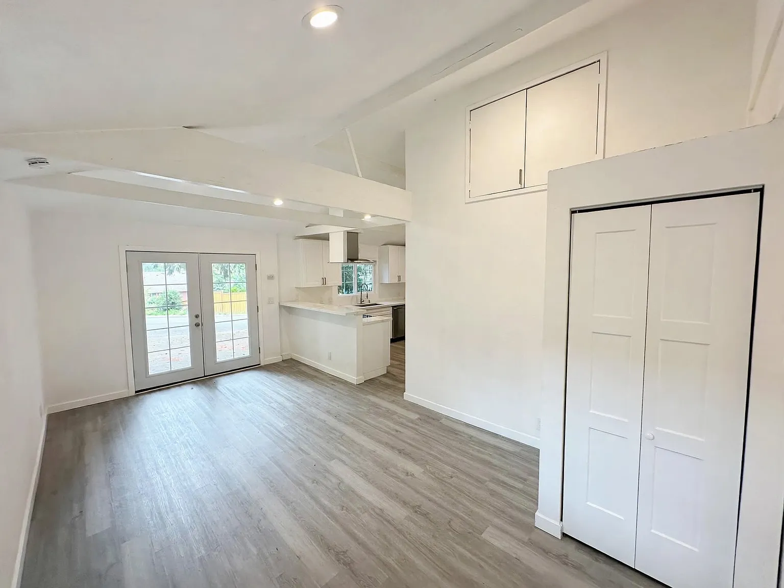 1 bed, 770 sqft, $2,400 — Photo 3