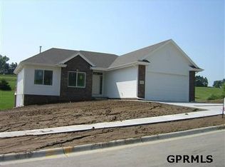 1601 Winsor St, Fort Calhoun, NE 68023