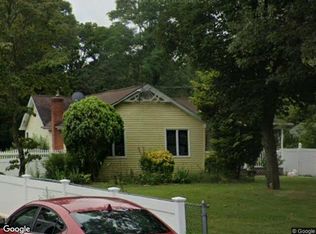 72 Hemlock St, Selden, NY 11784