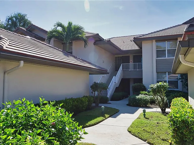 26881 Wedgewood Dr #201 — Photo 21