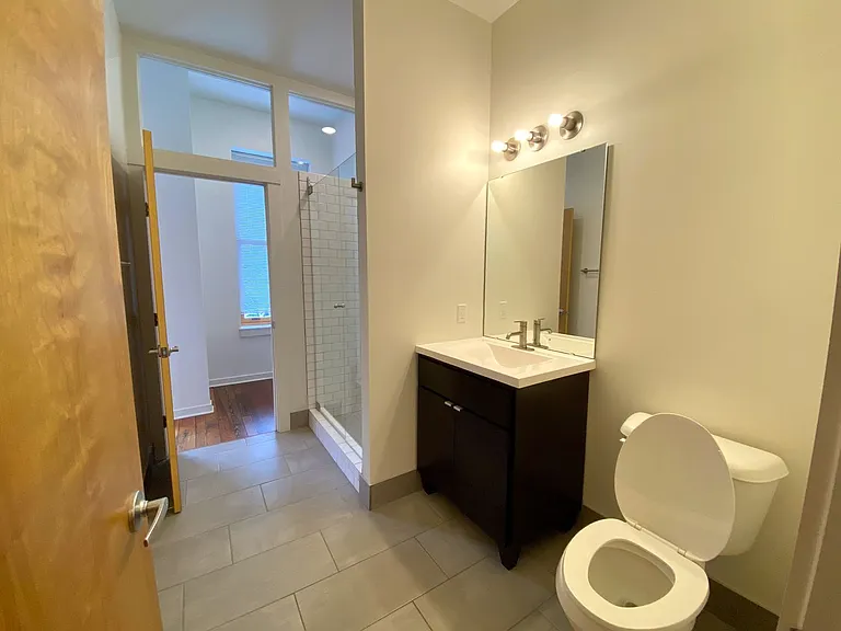 1200 Main St — Photo 10