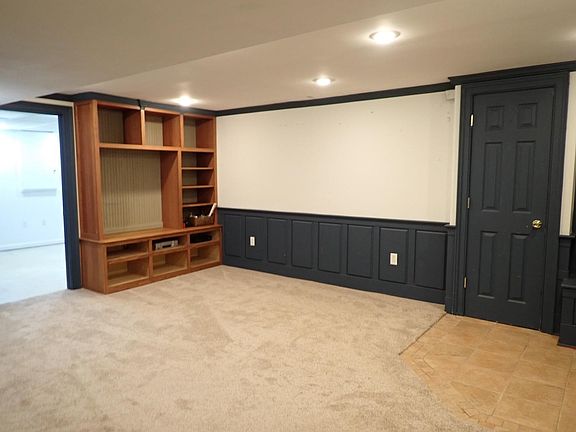4th image of 1059 Pelican Dr