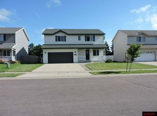 144 Savannah Ct, Mankato, MN 56001