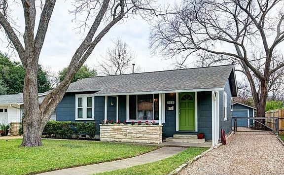 Welcome to 1515 Richcreek Rd., located in the true heart of Crestview!