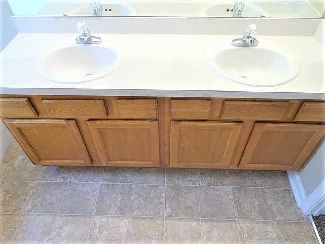 9427 Arbor Oak Ln — Photo 10
