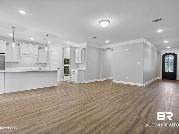 3rd image of 12766 Flanagan St