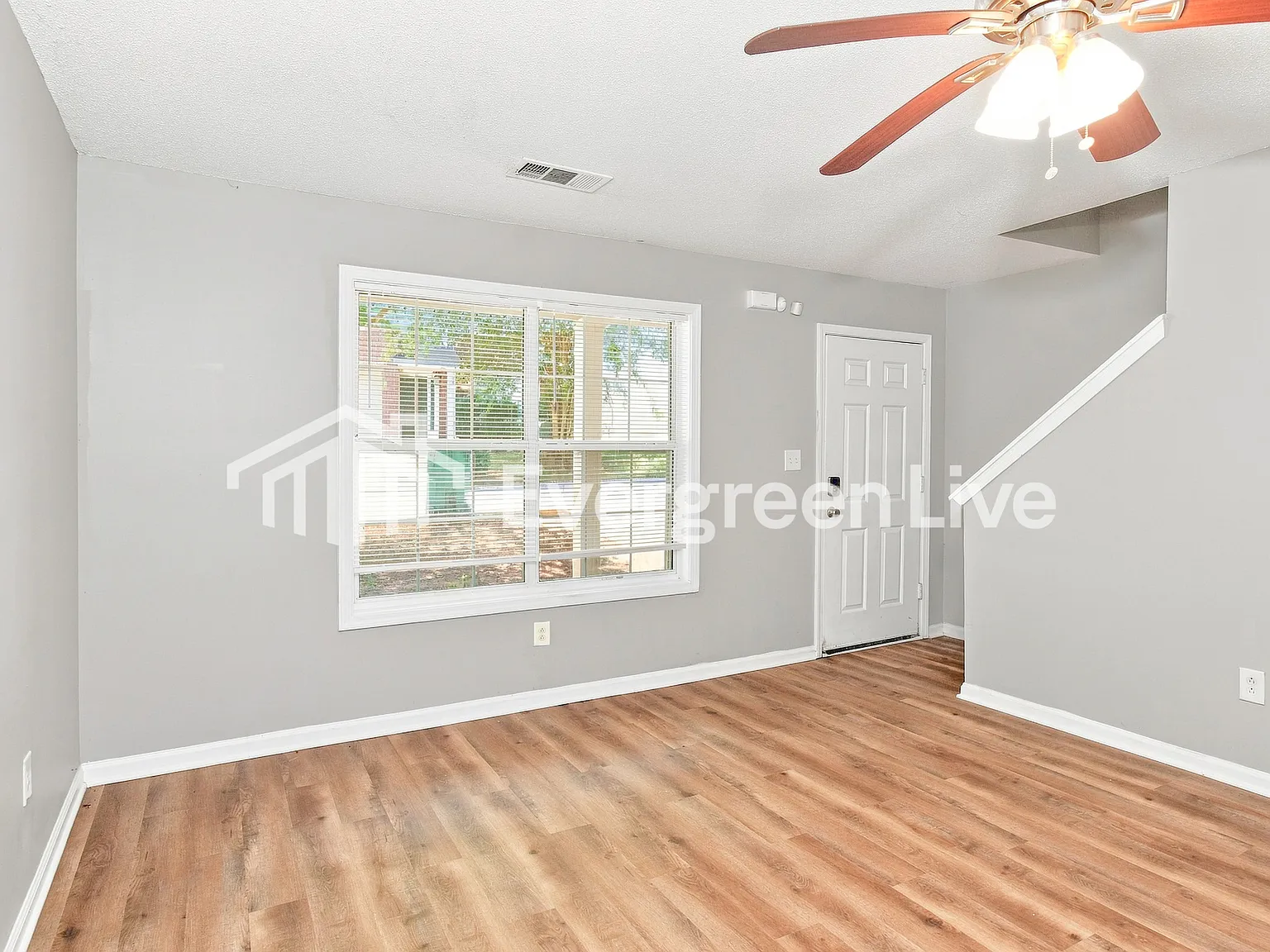 3 bed, 2.5 bath, 1580 sqft, $1,645 — Photo 3