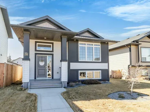 30 E Brookstone Dr, Sylvan Lake, AB T4S 0M9