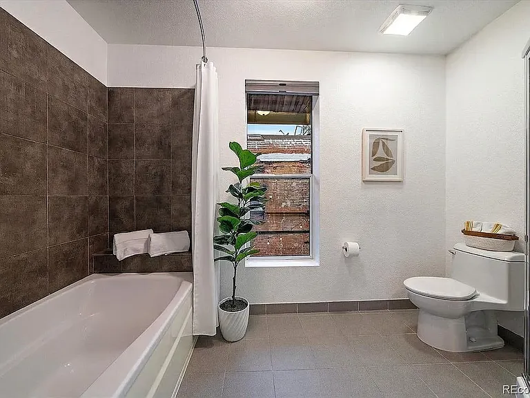 3033 Blake St #123 — Photo 27