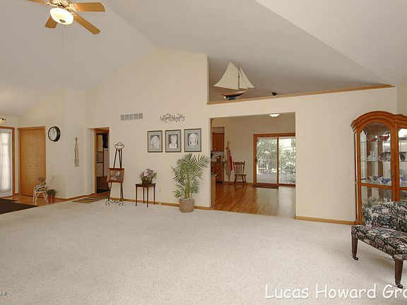 5th image of 1559 Hawthorne Hills Dr SE
