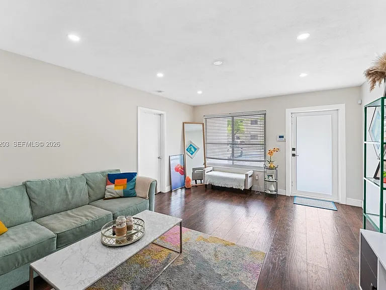 2311 SW 2nd St — Photo 4