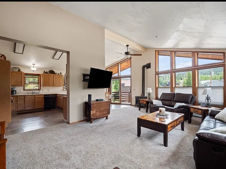 256 Lake View Cir E — Photo 2