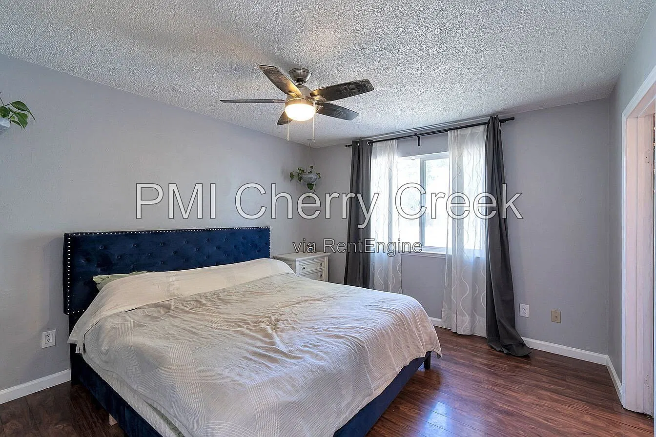 3 bed, 2.0 bath, 1225 sqft, $3,000 — Photo 4
