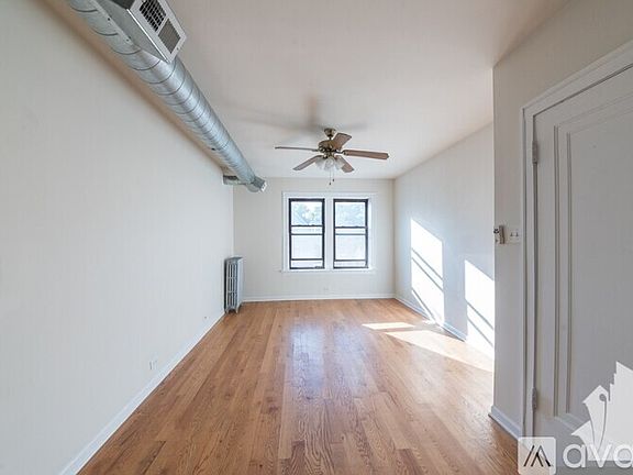 3rd image of 1249 W Henderson St #12551