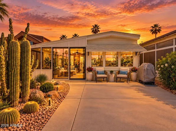 524 DOUGLAS Road, Mesa, AZ 85205