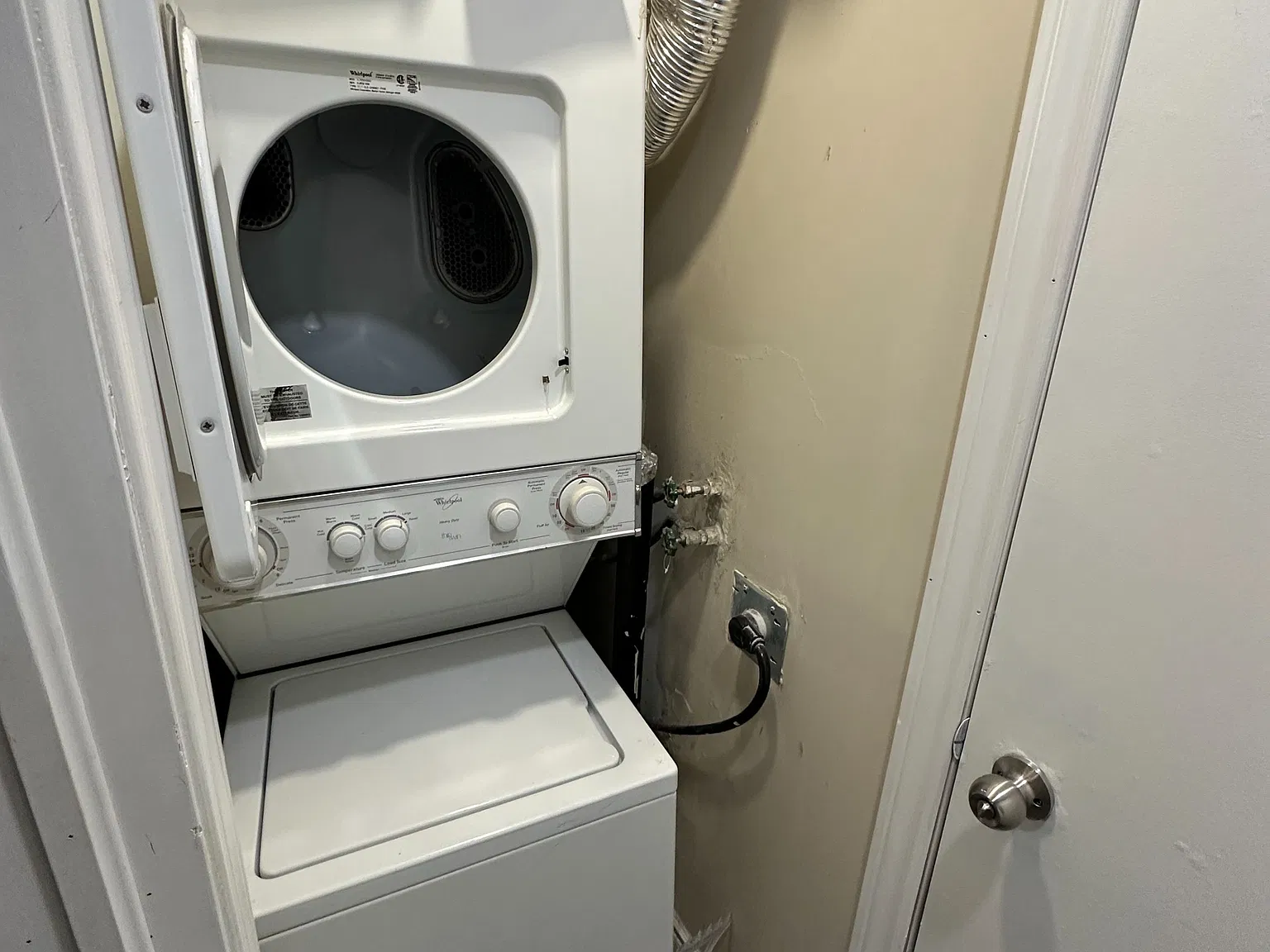 2 bed, $1,600 — Photo 4