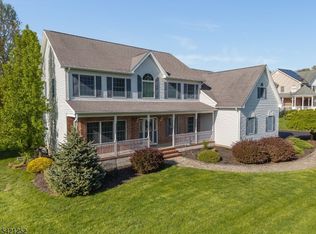 42 Southgate Dr, Clinton Twp., NJ 08801