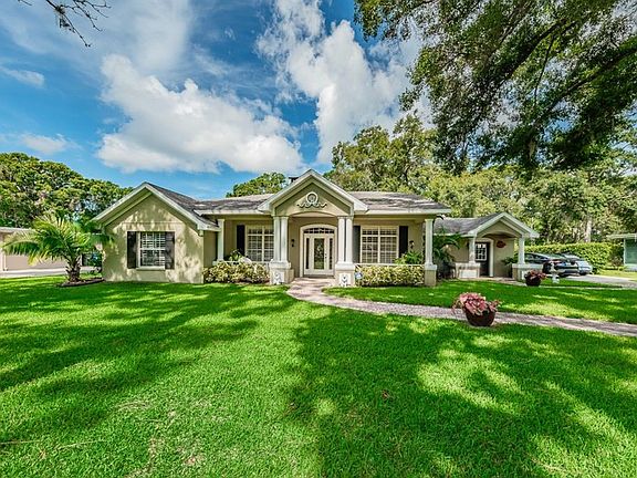 3rd image of 1682 Robin Hood Ln