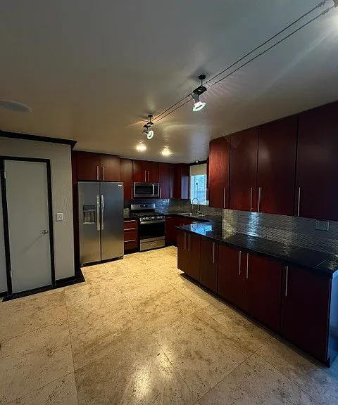 3724 W Gardenia Ave — Photo 2