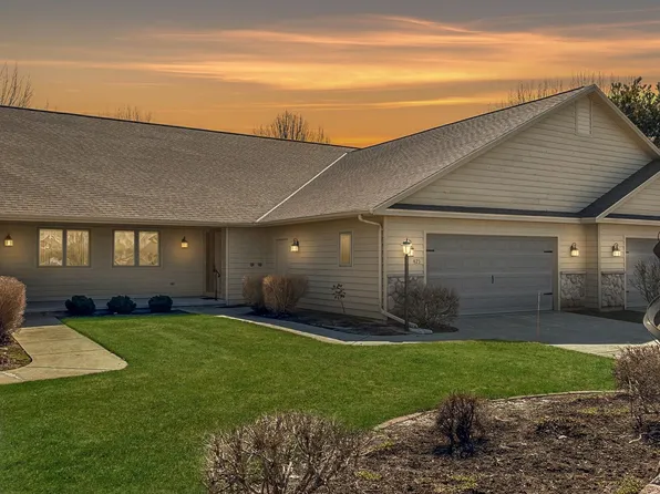 425 Brookview Dr, Luxemburg, WI 54217