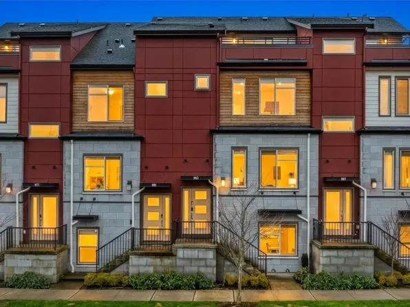 983 8th Avenue NE, Issaquah, WA 98029