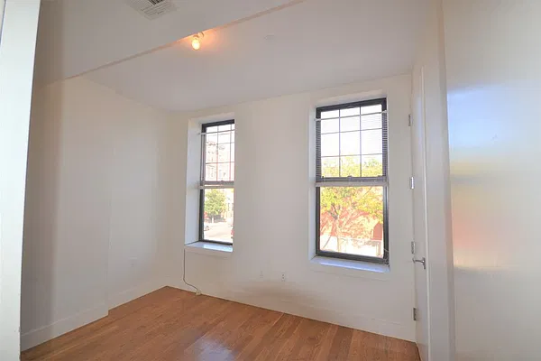Rented by Bold New York | media 12