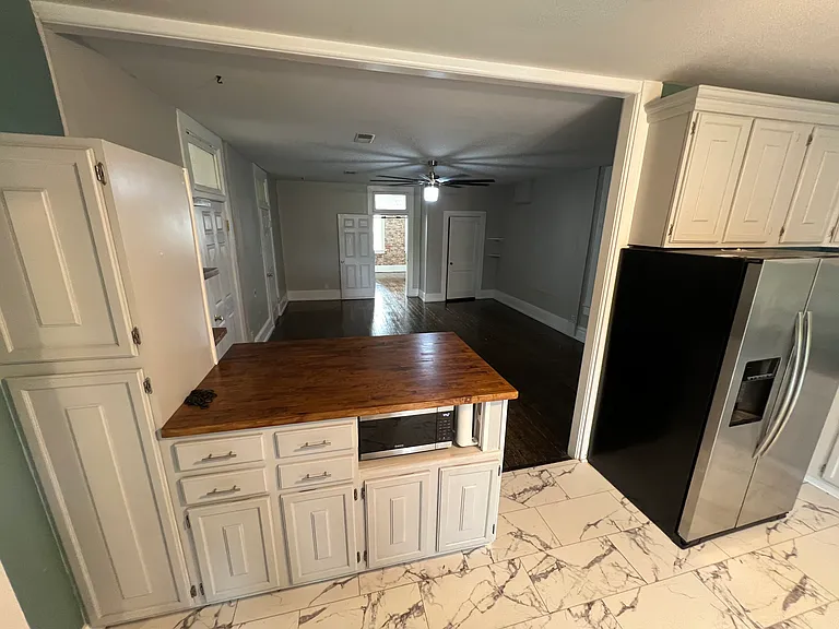 610 S Main St — Photo 14