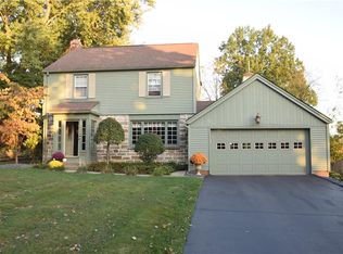 4863 Oak Knoll Dr, Youngstown, OH 44512