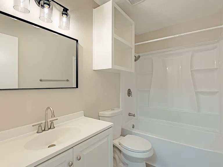 1107 W Dogwood St — Photo 11