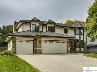 15707 Hickory St, Omaha, NE 68130