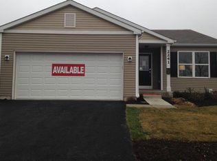 2241 Sweetwater Dr, Woodstock, IL 60098