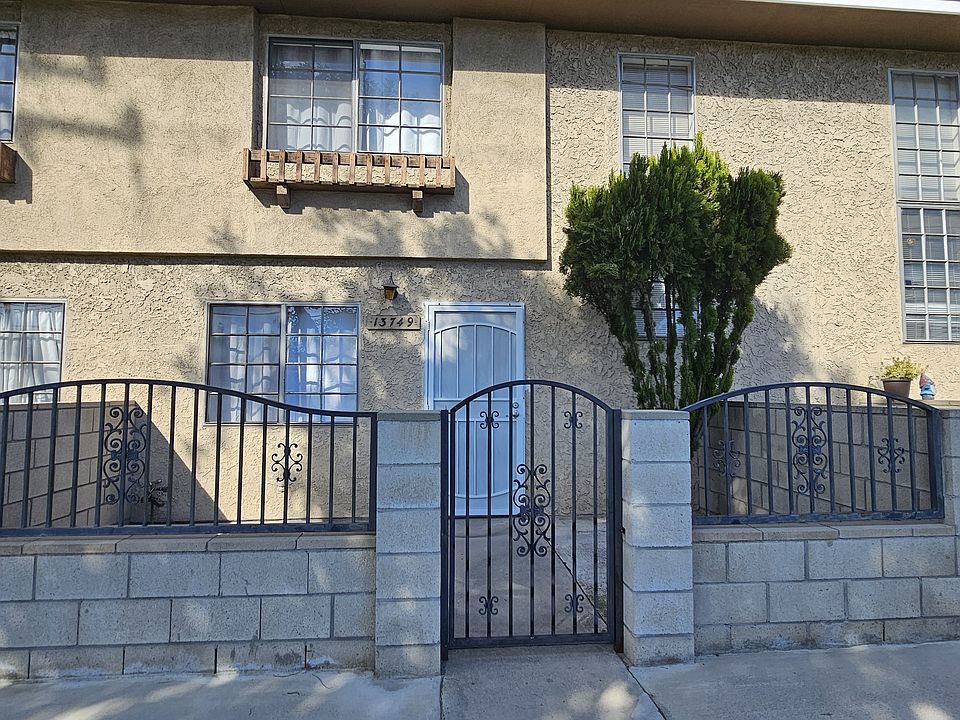 1st image of 13749 Los Angeles St
