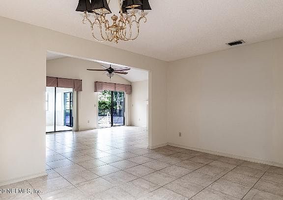 3rd image of 2 Northgate Dr