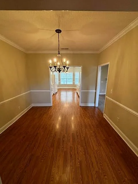 3 bed, 2429 sqft, $2,150 — Photo 3
