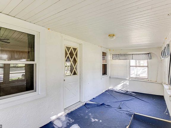 4th image of 4016 Jefferson St NE