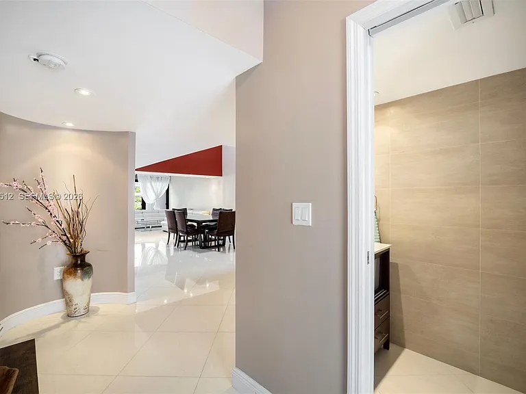 317 Poinciana Dr #807 — Photo 2