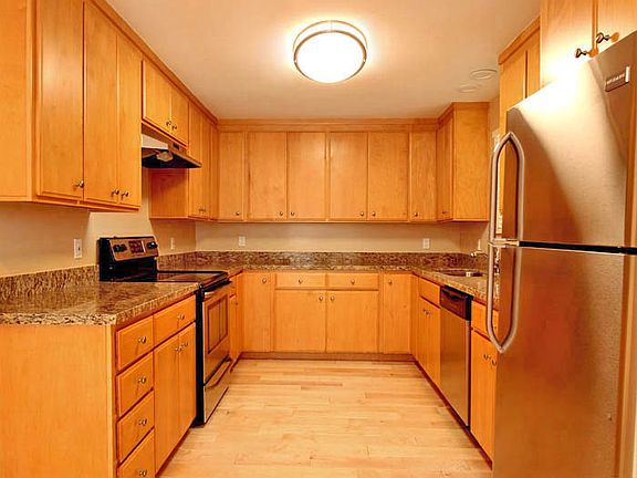 2nd image of 696 Towle Way APT 15