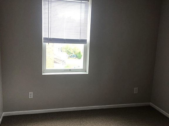 4th image of 1501 Morgantown Ave #27