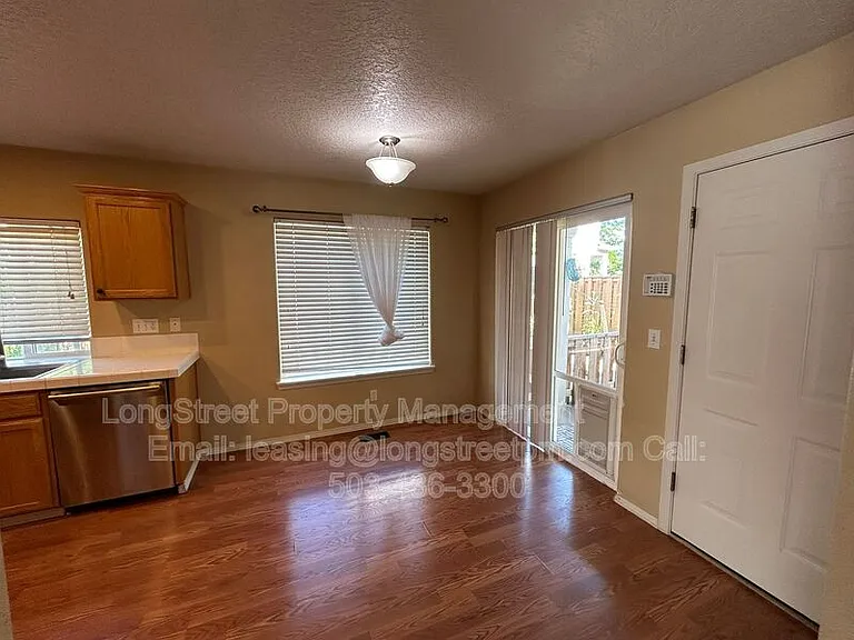 2958 NE 13th Dr — Photo 5