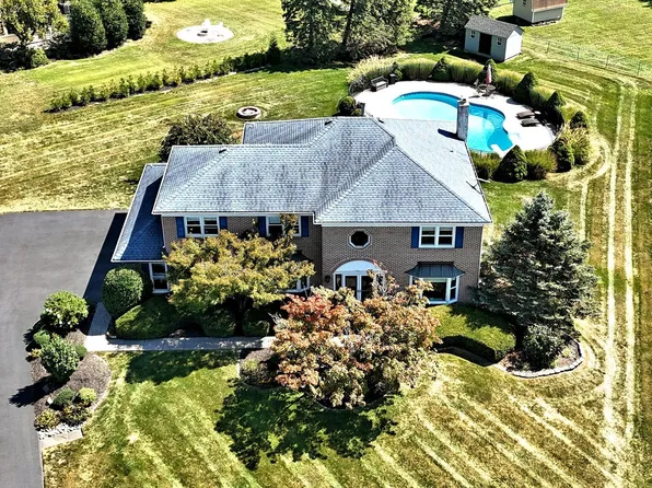 1963 Blue Fox Dr, Lansdale, PA 19446